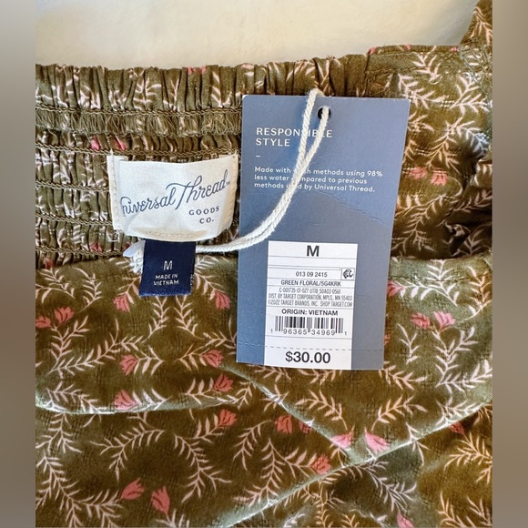 Universal Thread green Floral Balloon
Sleeve Shift Dress Size Medium - Picture 7 of 13